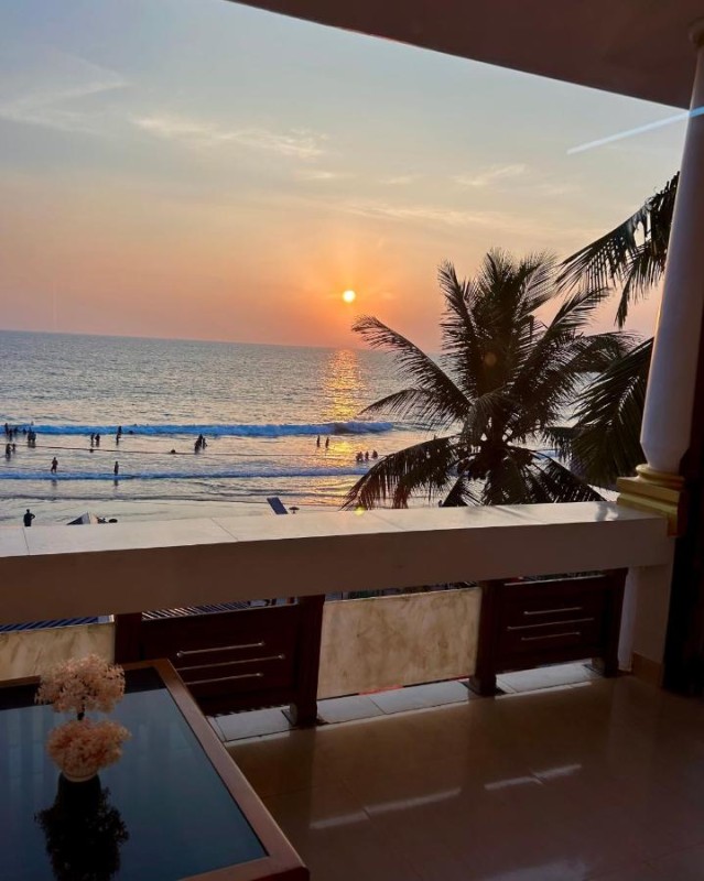 Image: Hotel Sea View Palace - the beach hotel