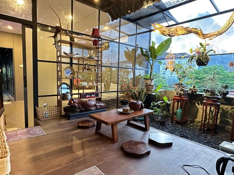 Image: Con Son Island Hotel