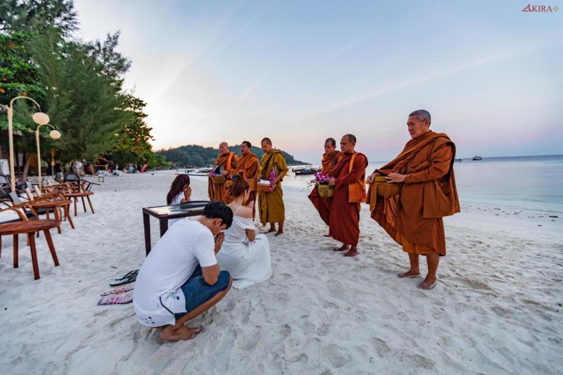Image: AKIRA Lipe Resort
