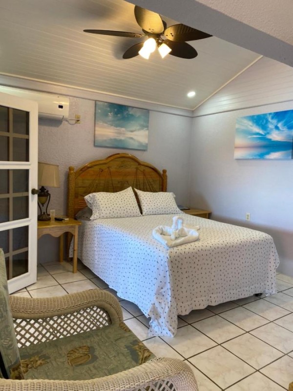 Image: Sea Eye Hotel - Sunset Building