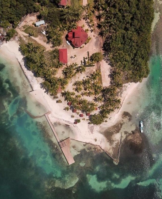 Image: Sea Eye Hotel - Tropical Building