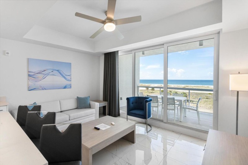 Image: Ocean Club Treasure Island Hotel