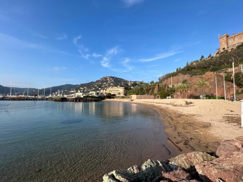 Image: Riviera Beach Hotel