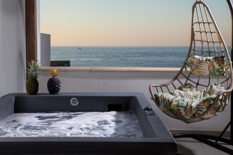 Image: Ammos Suites