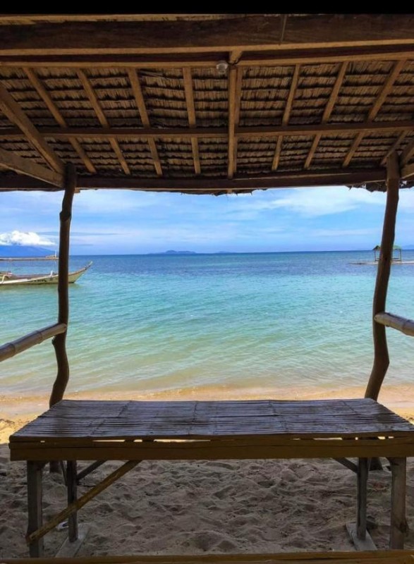 Image: Beach Front Calatagan Apartelle