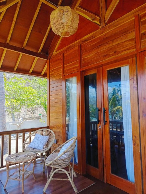 Image: Yellow Coco Gili Gede