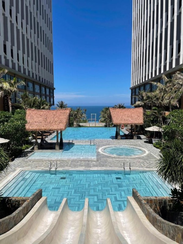 Image: Mandala Oceanfront Driftwood Resort