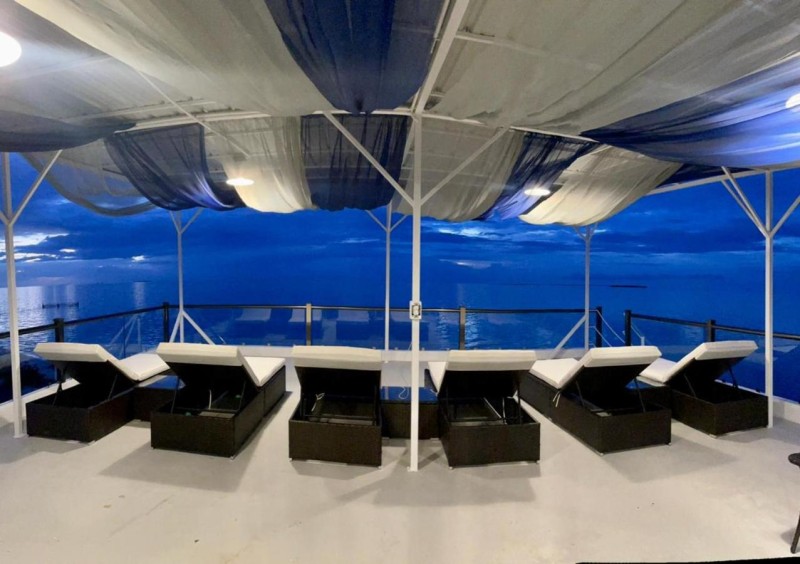 Image: Villas Secreta Beachfront Resort