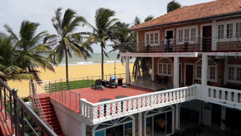 Image: Oasis Beach Resort
