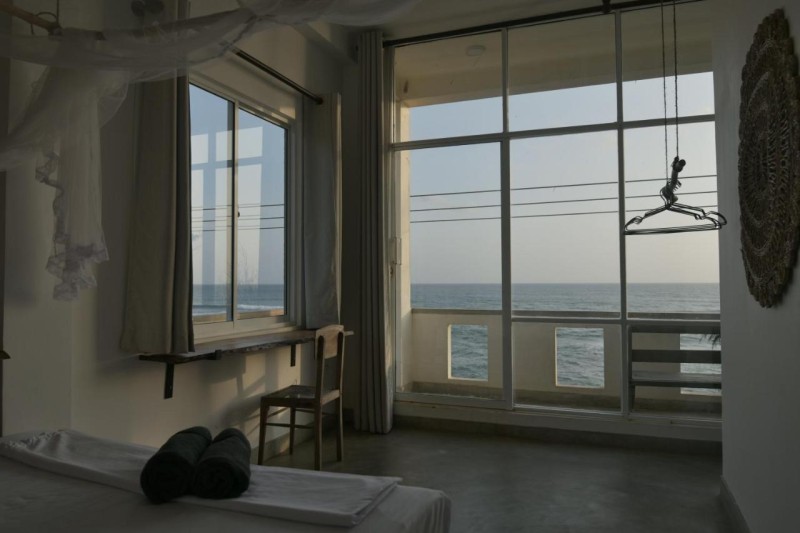 Image: The Stables Oceanfront Hotel Midigama