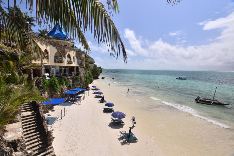 Image: Bahari Beach Hotel
