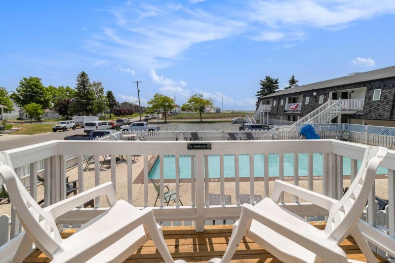 Image: Snyders Shoreline Inn
