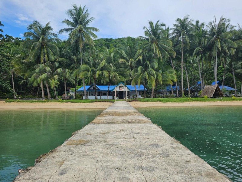 Image: DK2 Resort - Remote Beach Hideaway - Fast WiFi - Private Tours by Arrangement - Plan Ahead
