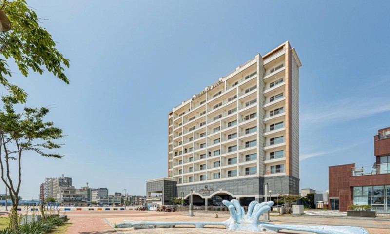 Image: Mud Beach Hotel