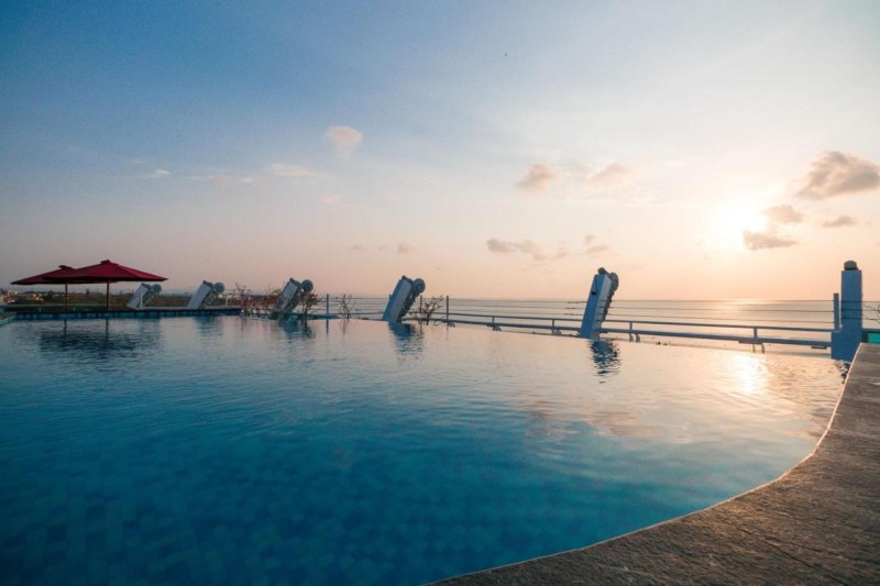 Image: Kutabex Beachfront Hotel
