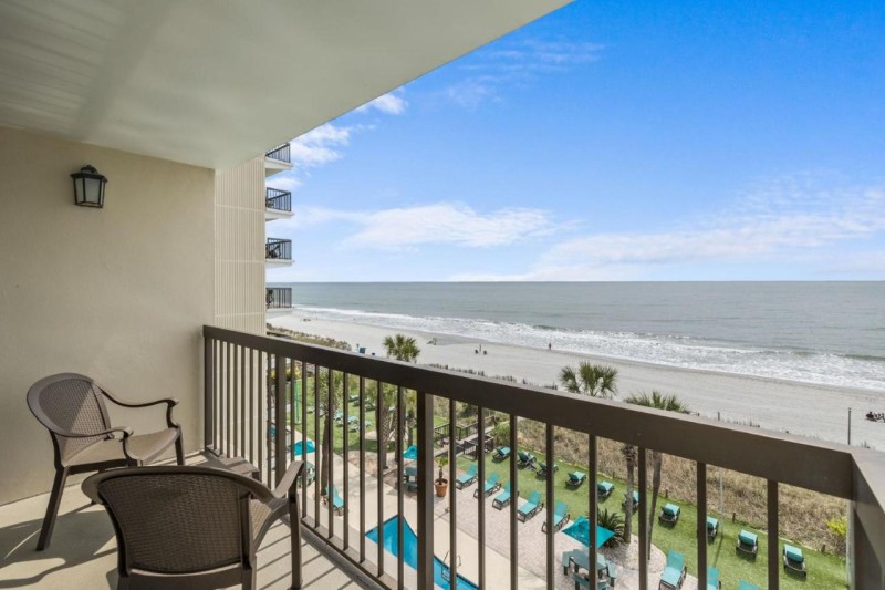 Image: North Shore Oceanfront Resort Hotel