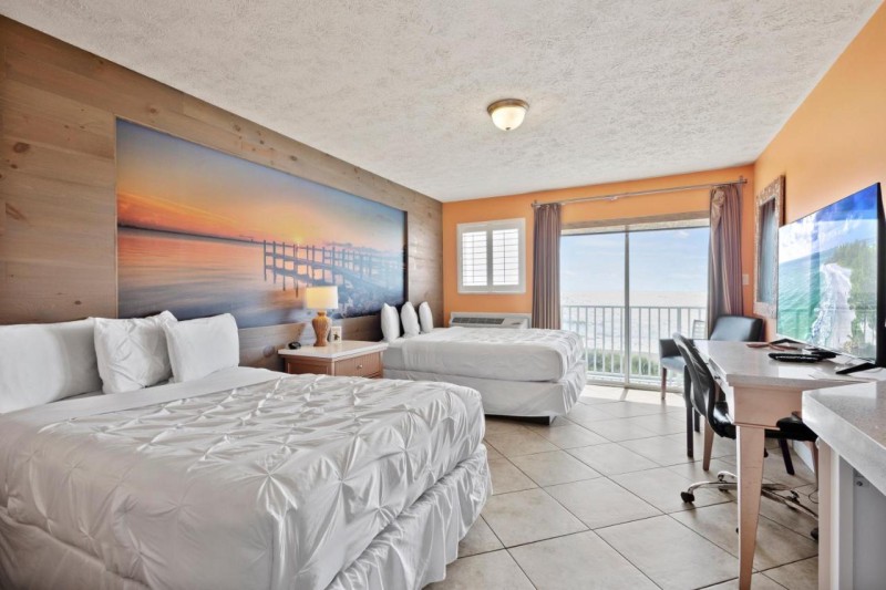 Image: Ocean View Hotel Room with Balcony- 2 Full Beds #24