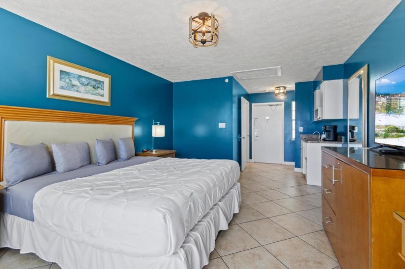 Image: Ocean View Hotel Room with Balcony- King Bed #21