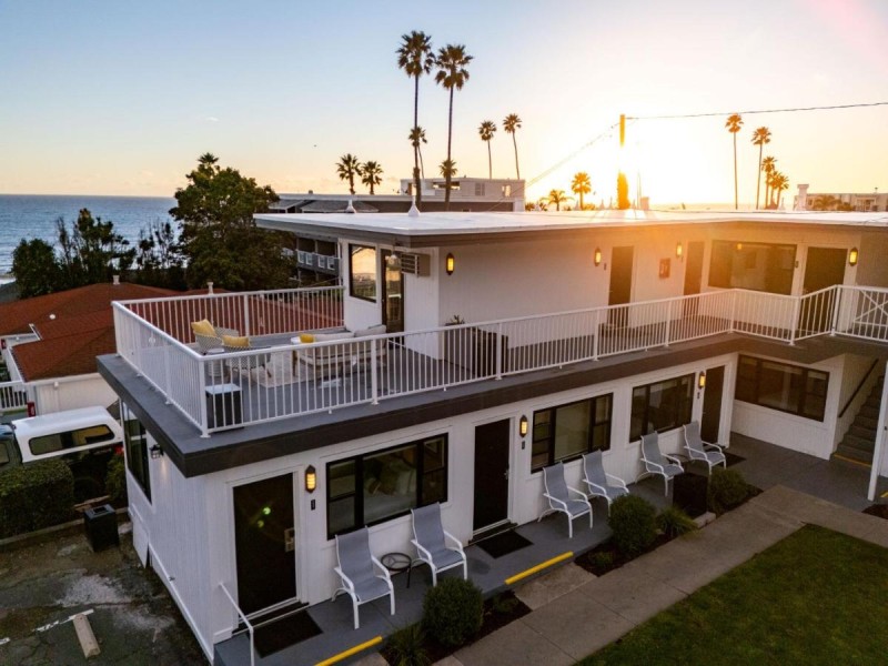 Image: Tides Oceanview Inn and Cottages