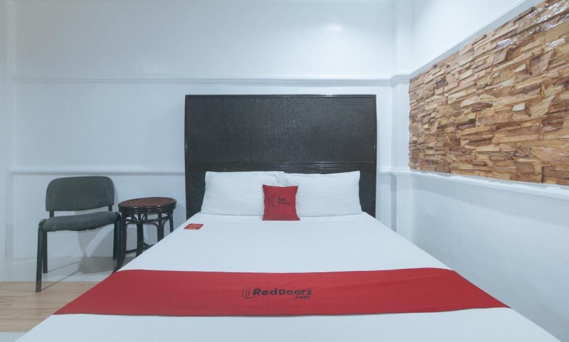 Image: RedDoorz at LFamili Hotel Boracay