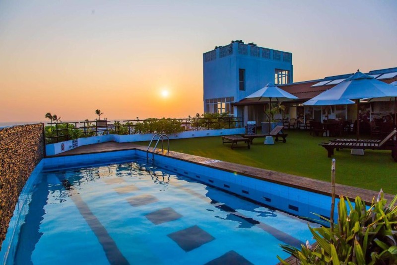Image: Refresh Hotel Hikkaduwa