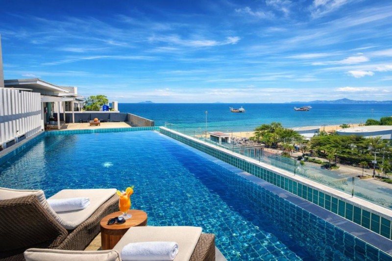 Image: Sunday Beachfront View Jomtien Pattaya