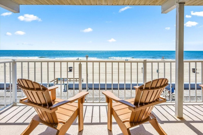 Image: Eden Roc Ocean Front