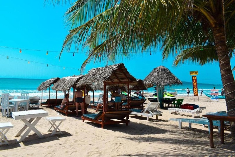 Image: Golden Beach Hotel & Restaurant