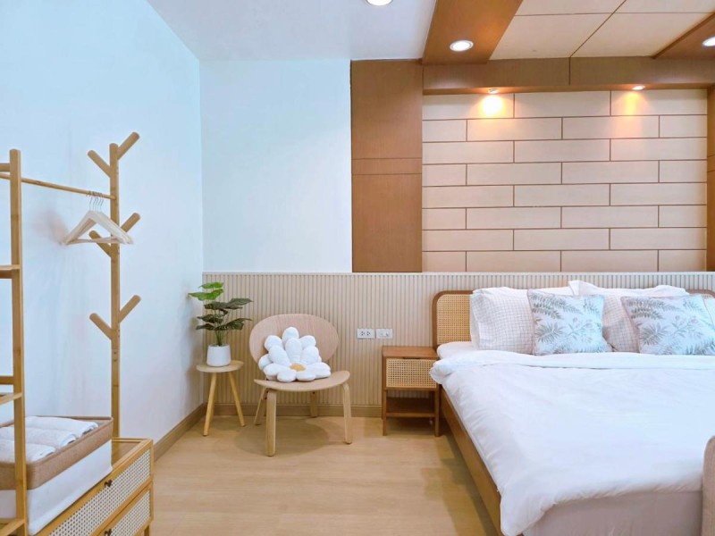 Image: The beach bangsaen condo daily room Poolside