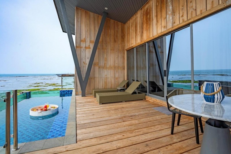 Image: Aston Anyer Beach Hotel