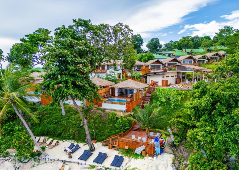 Image: Ten Moons Sunset Villas