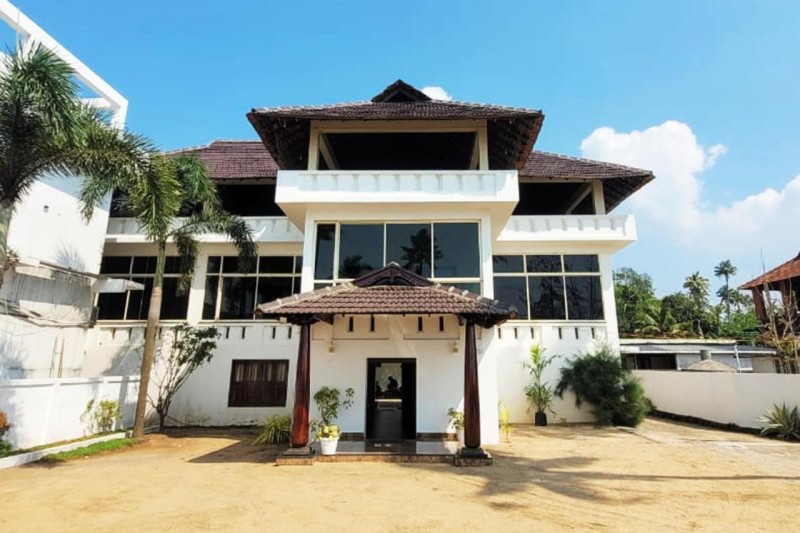 Image: Cherai Beach Palace
