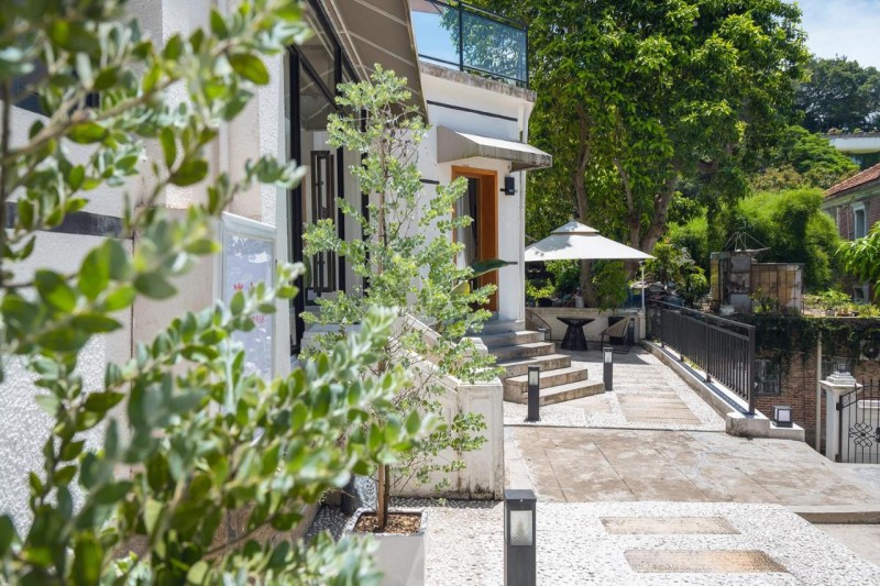 Image: Gulangyu Sunlit Rock Garden Resort