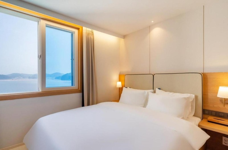 Image: Daisy hotel