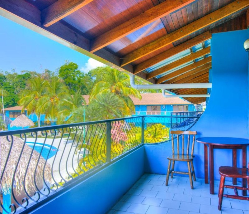 Image: Beach Break Resort & CR Surf Camp
