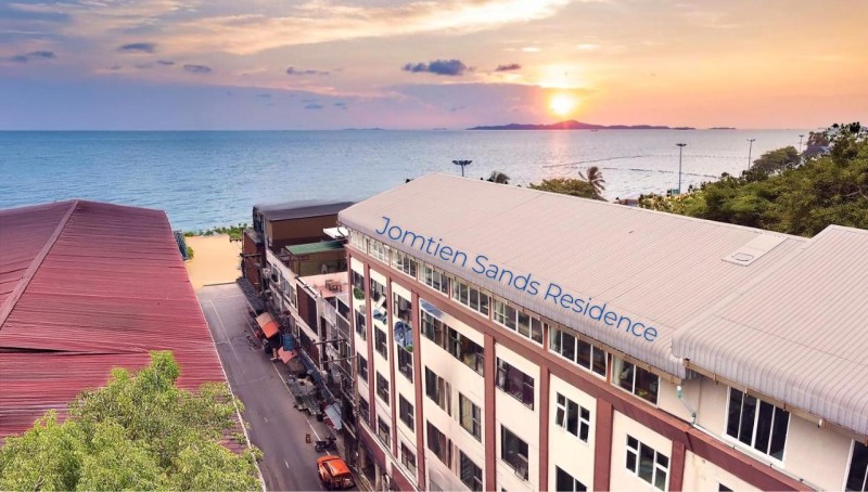 Image: Jomtien Sands Residence - Beachfront, Relax & Amazing Seafood Dining