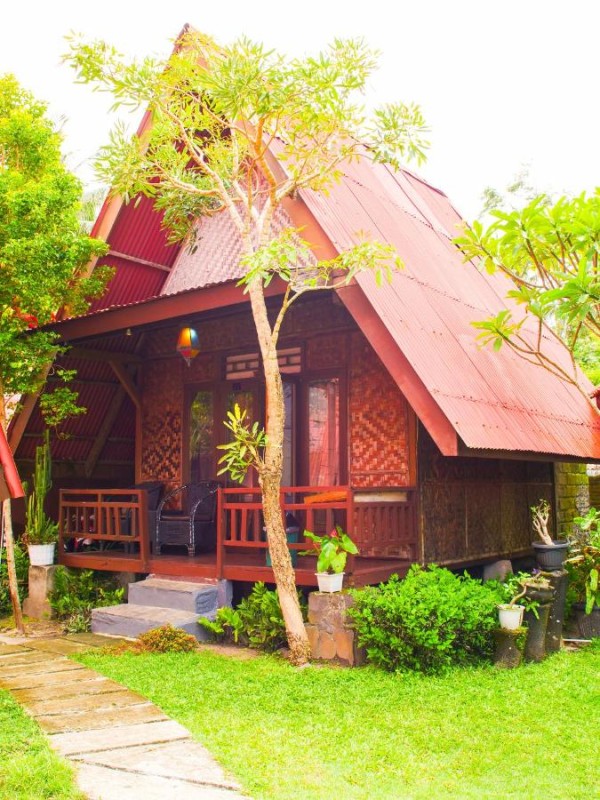 Image: Lovina Krui Surf