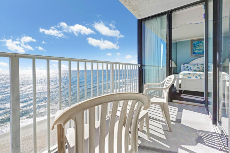 Image: Sands Beach Club Resort