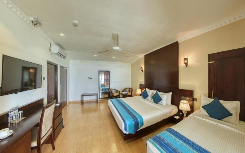 Image: Manara Beach Resort