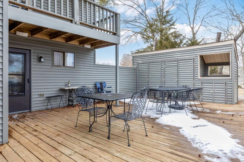 Image: Lionshead Lake Retreat