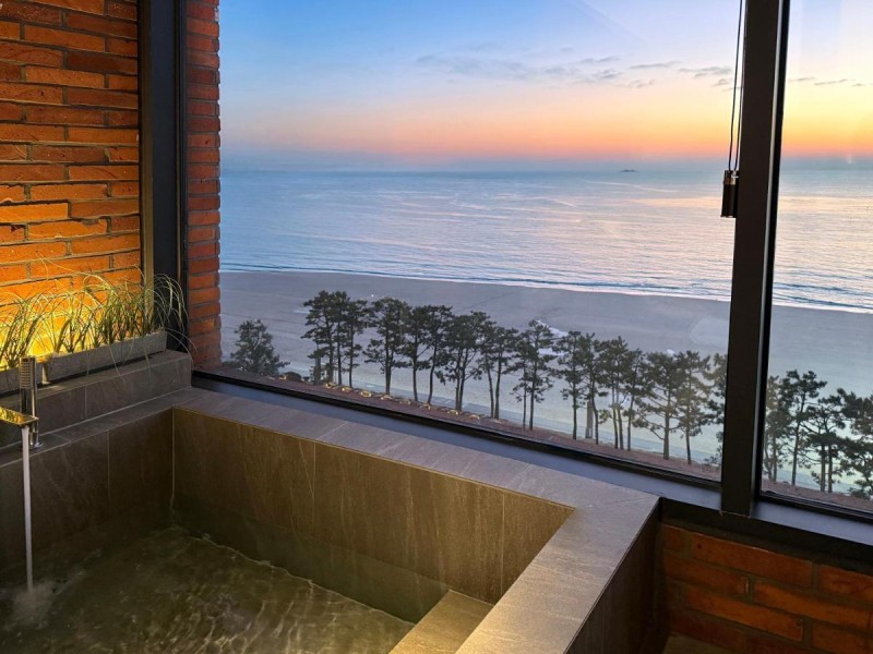Image: Hound Hotel Deacheon Beach
