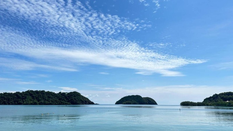 Image: Laem Tukkata beach Koh Mak