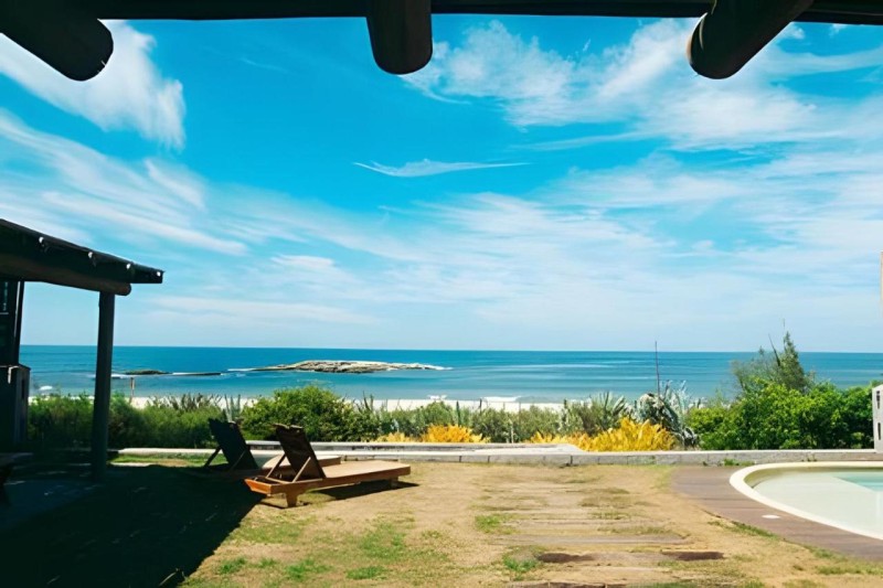 Image: Chalé Surf - Pé na areia praia de Itaúna