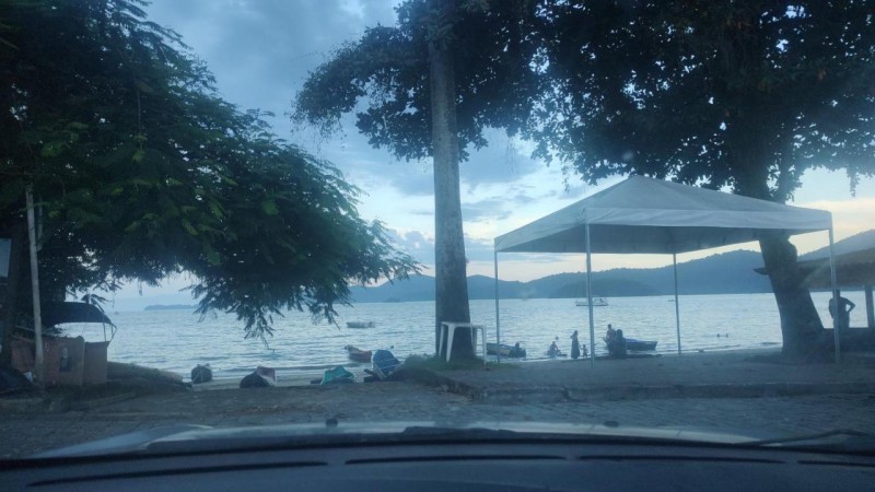 Image: Pousada Dádiva Canto do Girassol ate 6 pessoas com ar e frigobar na esquina da Praia do Pontal Centro