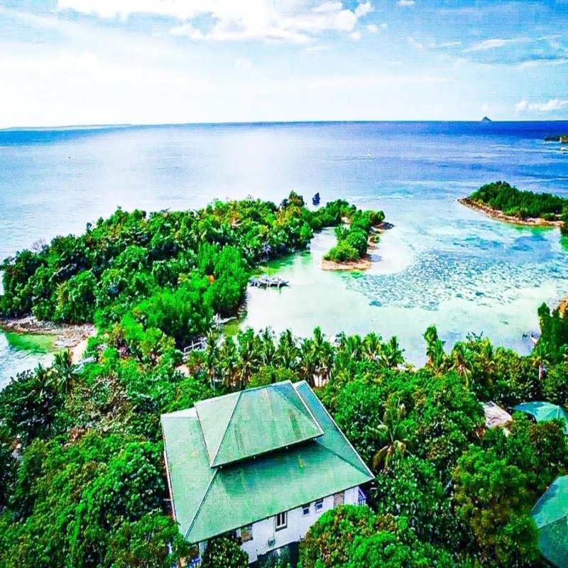 Image: ZHANG RESORT and DIVE CENTER