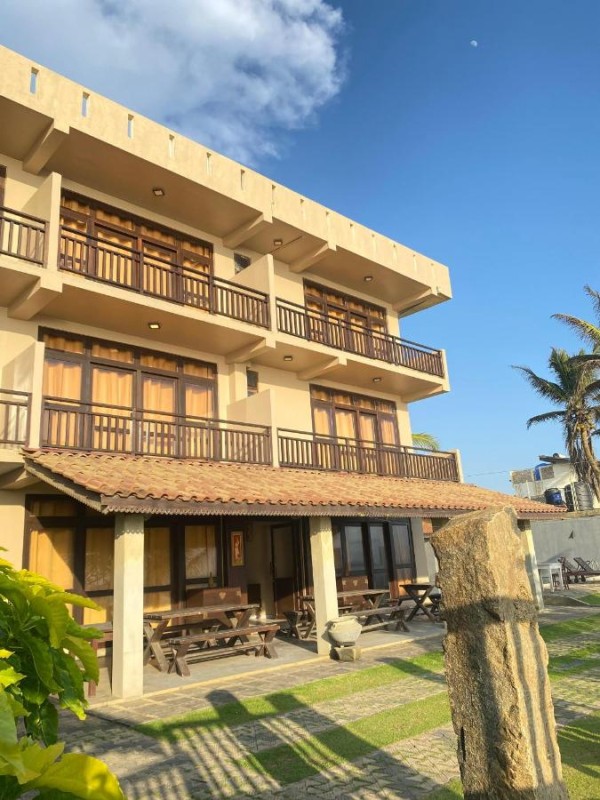 Image: Arrow Beach Hotel