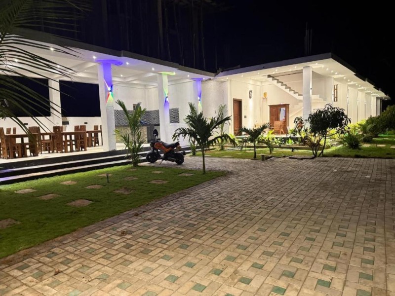 Image: Asai surf inn Arugambay