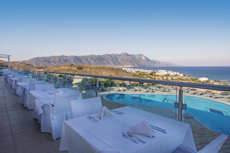 Image: Grand Blue Beach Hotel