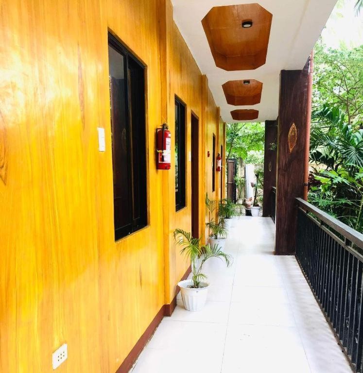 Image: Jenises Inn
