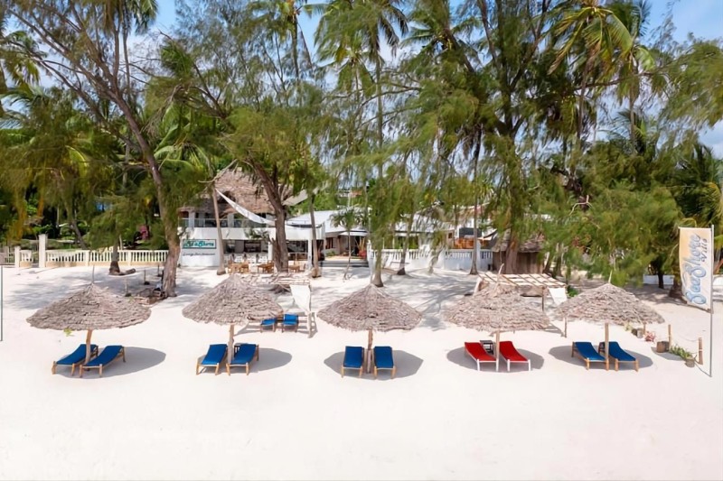 Image: Seashore Beach hotel and Bungalow
